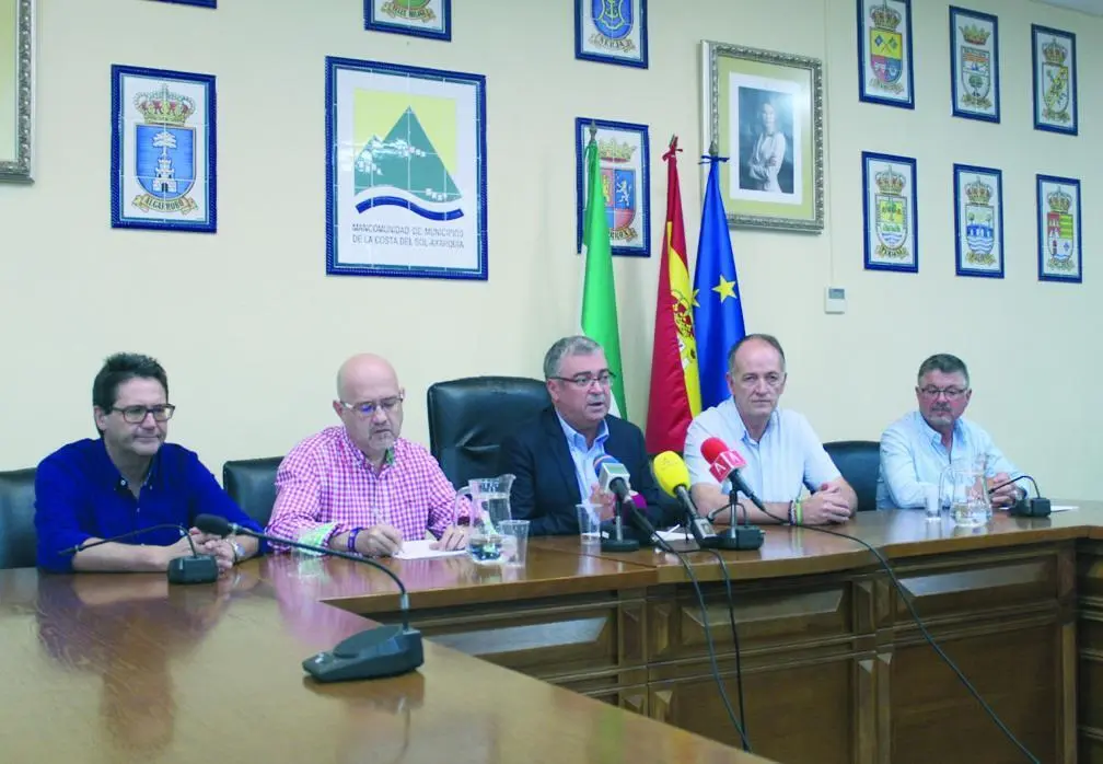 Rueda de prensa del balance de la limpieza en las aguas superficiales del litoral. - VM