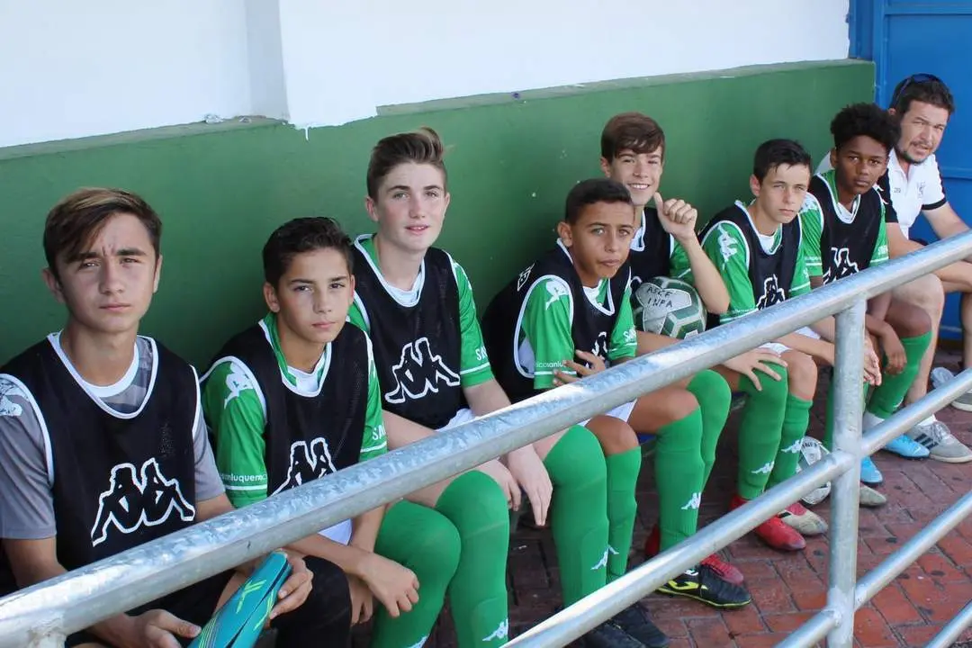 Varios jugadores del equipo infantil A del Atl&eacute;tico Sanluque&ntilde;o - Ra&uacute;l J. Bustillos