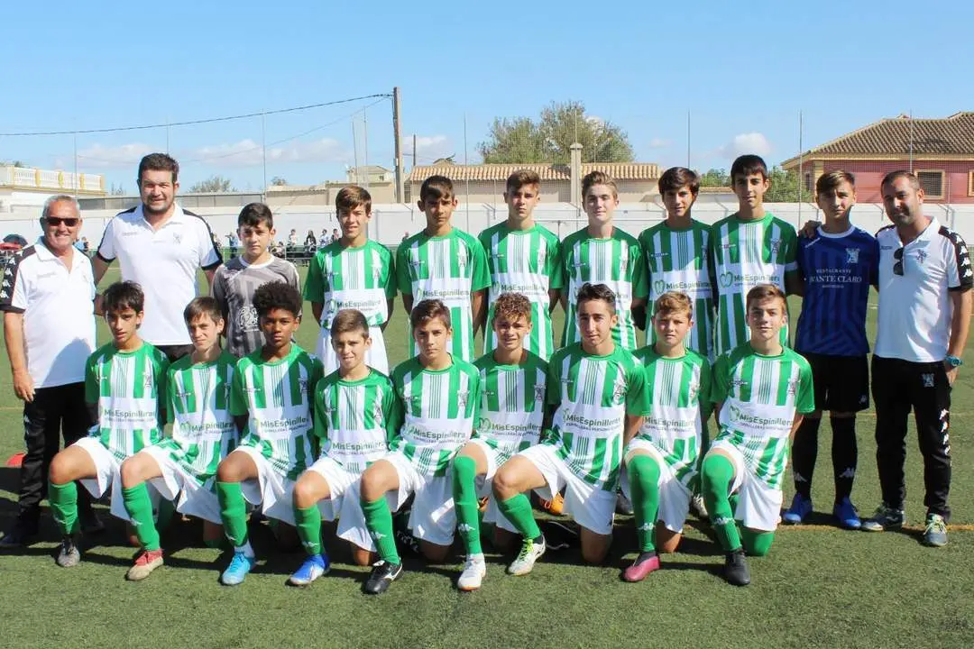 El equipo infantil A del Atl&eacute;tico Sanluque&ntilde;o antes del partido - Ra&uacute;l J. Bustillos