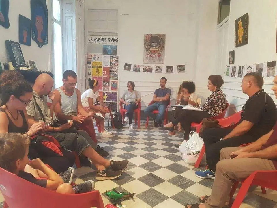 Imagen de una de las reuniones que realiza la plataforma los viernes. - @Pahmalaga