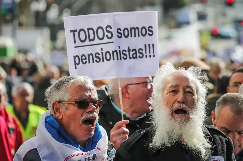 El futuro de las pensiones centra el debate pol&iacute;tico y ha llevado a la calle a miles de personas ya. - EFE