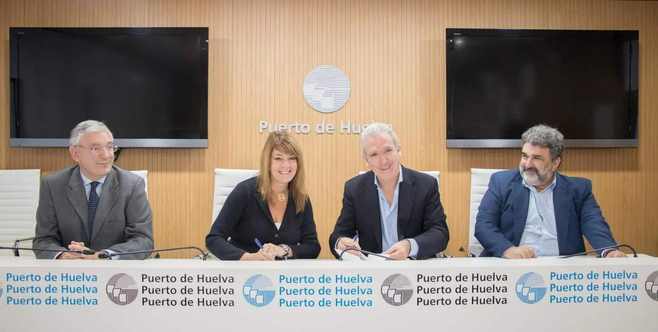 Firma del contrato para la rehabilitaci&oacute;n del Monumento a Col&oacute;n. - VH