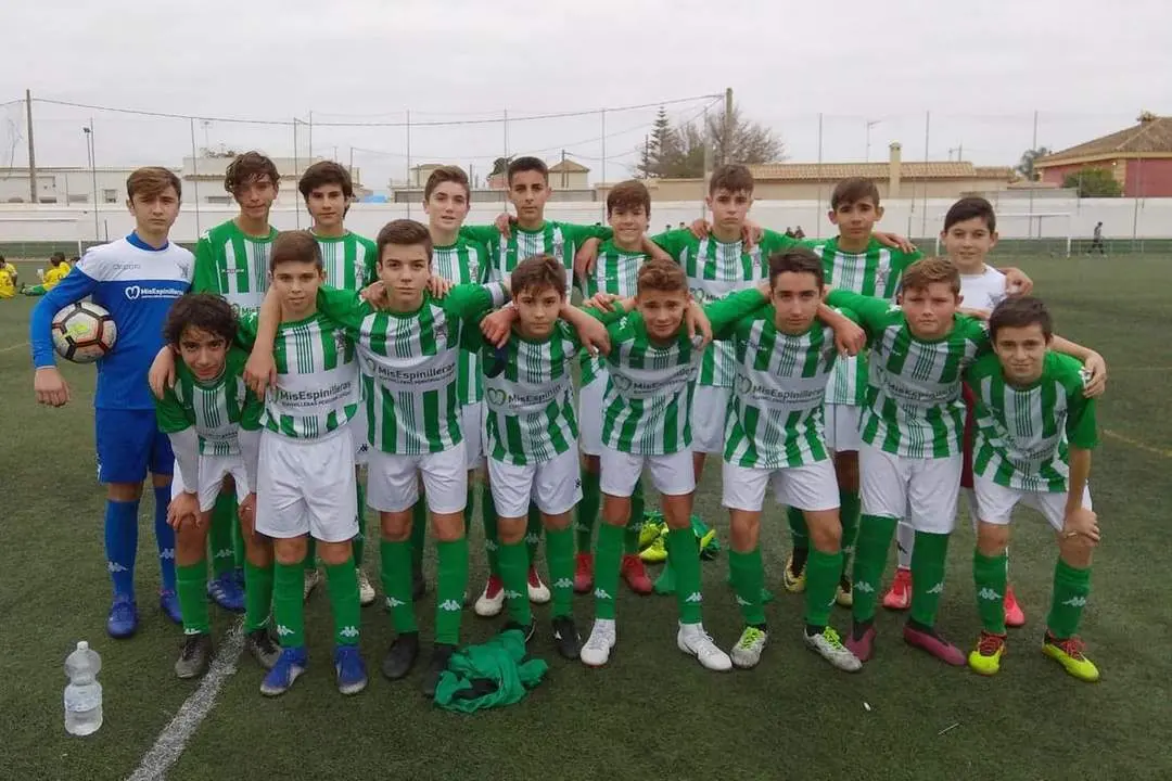 El equipo infantil A del Atl&eacute;tico Sanluque&ntilde;o en este encuentro - A. I.