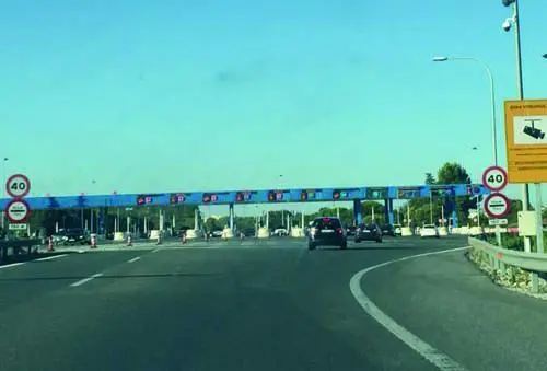 El mi&eacute;rcoles, el peaje de la AP-4 ser&aacute; historia y pr&oacute;ximamente se derribar&aacute;n playa y casetas.  - A. I.