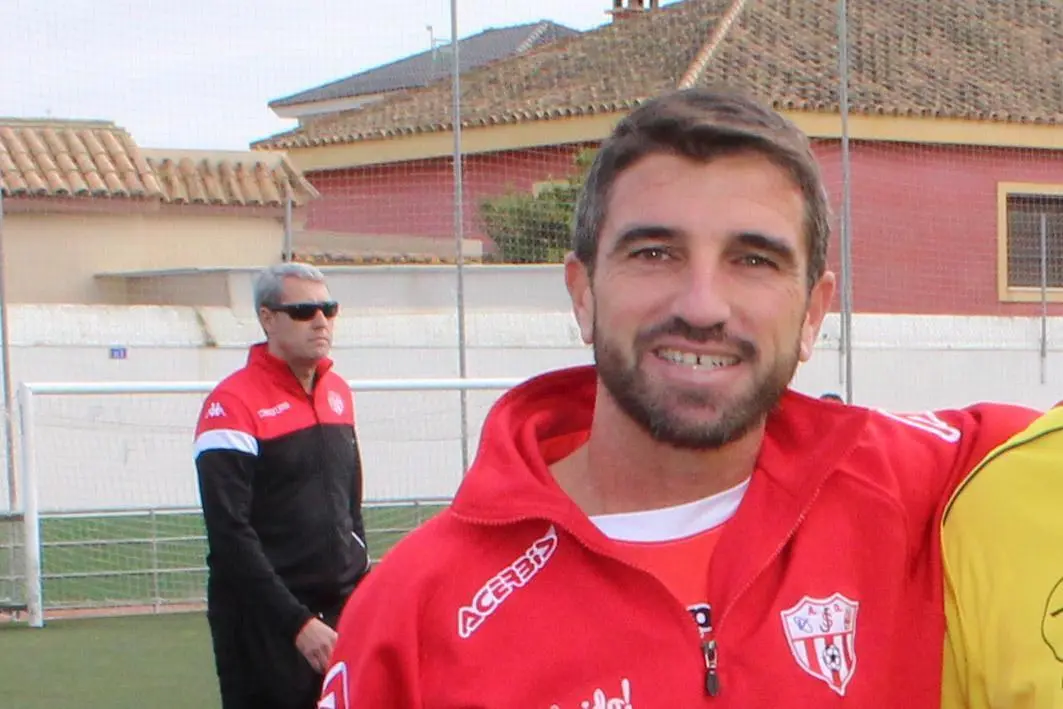 El delantero Carlitos fue titular en Lebrija - Ra&uacute;l J. Bustillos