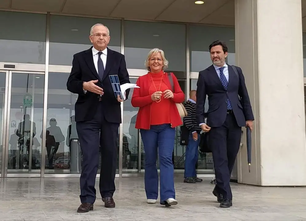 Teresa Porras a la salida de los juzgados. - EP