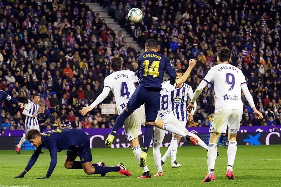 El Real Madrid se sit&uacute;a como l&iacute;der gracias a un cabezazo de Nacho
