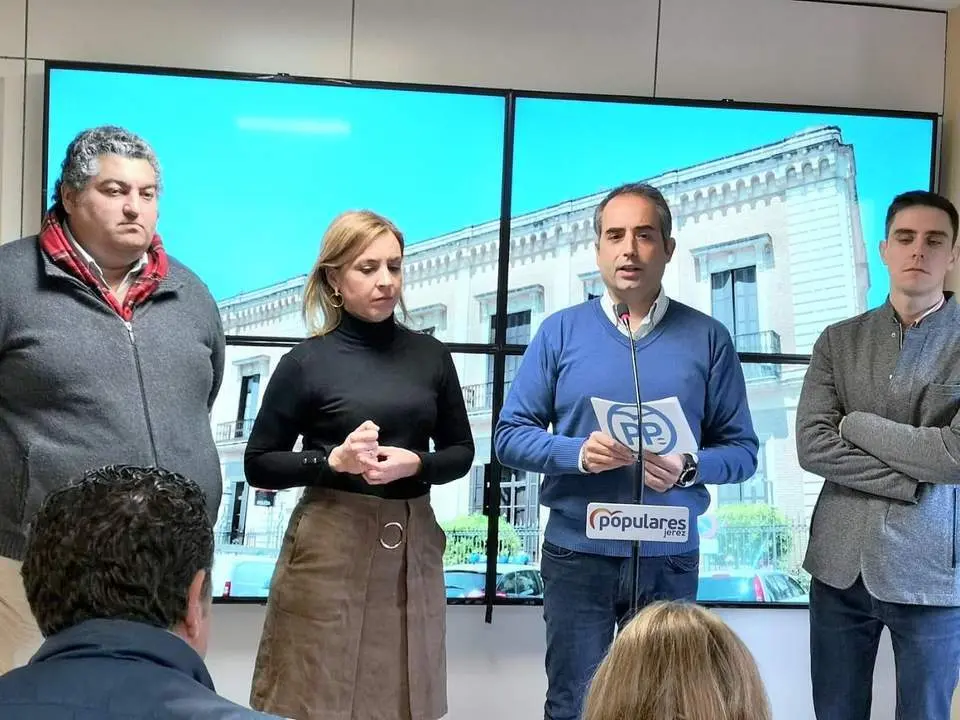 Salda&ntilde;a durante una rueda de prensa - PP