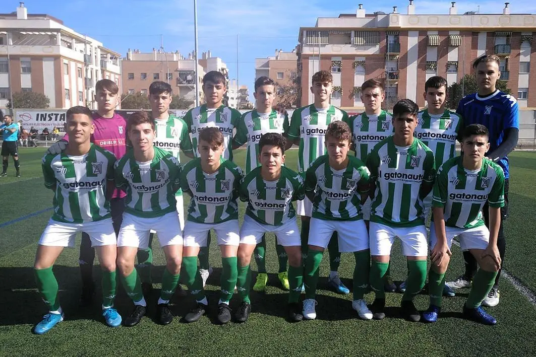 El equipo cadete A del Atl&eacute;tico Sanluque&ntilde;o en su visita al S&eacute;neca - A. I.