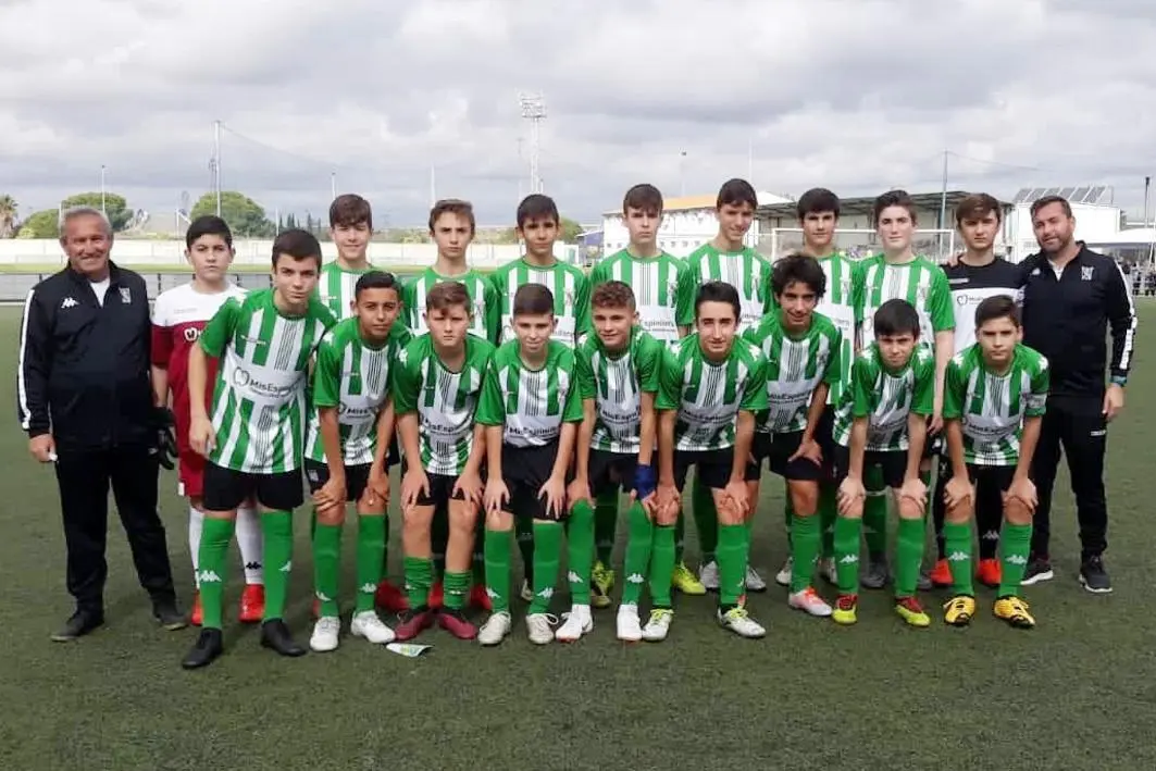 El equipo infantil A del Atl&eacute;tico Sanluque&ntilde;o en su visita a Huelva - A. I.