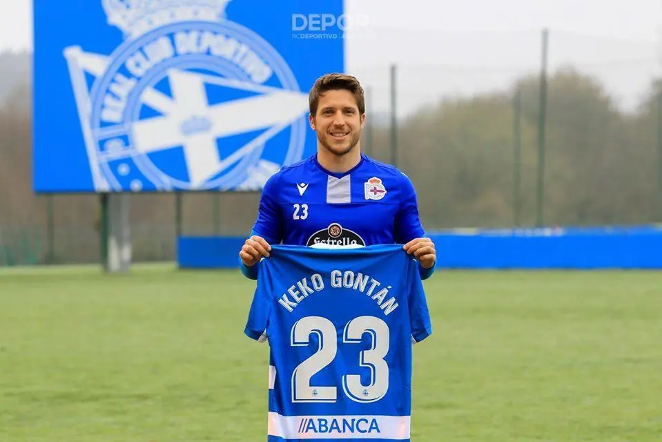 En su presentaci&oacute;n con el D&eacute;por. - @RCDeportivo