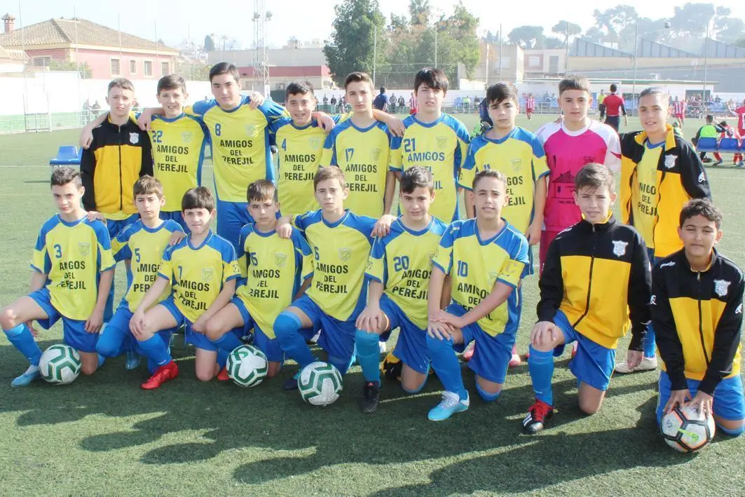 El equipo infantil B del CD Sanl&uacute;car antes de enfrentarse a la UD Rote&ntilde;a - Ra&uacute;l J. Bustillos
