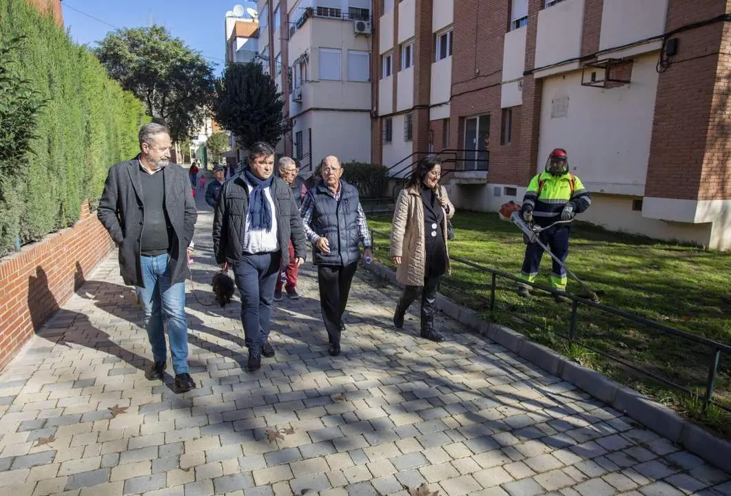 El alcalde de Huelva, Gabriel Cruz, visita Santa Marta. - VH