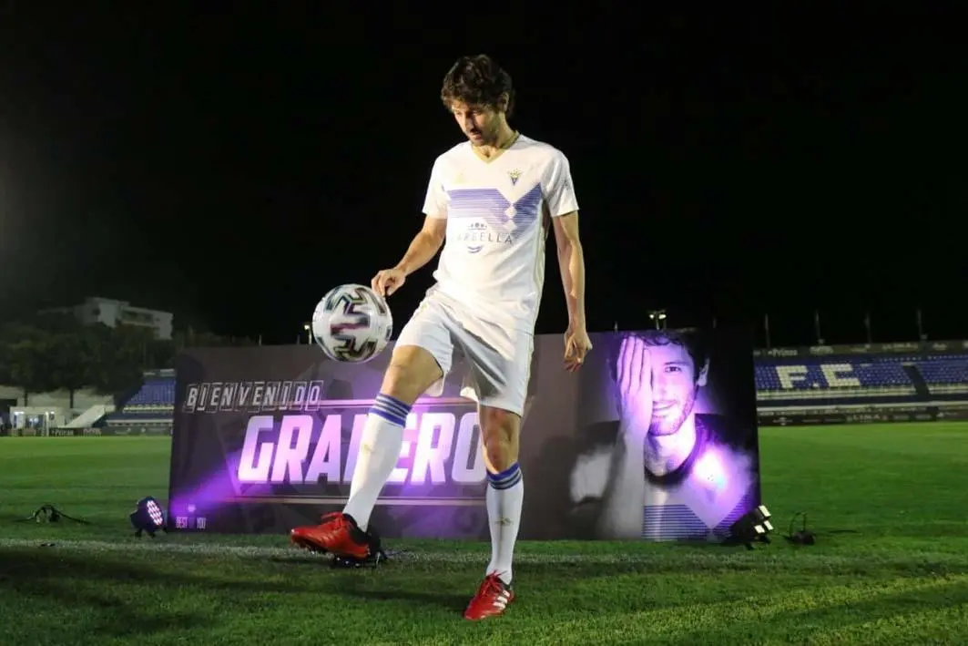 Granero, hasta hace poco tiempo jugador del Espanyol, es la figura del Marbella - Marbella FC