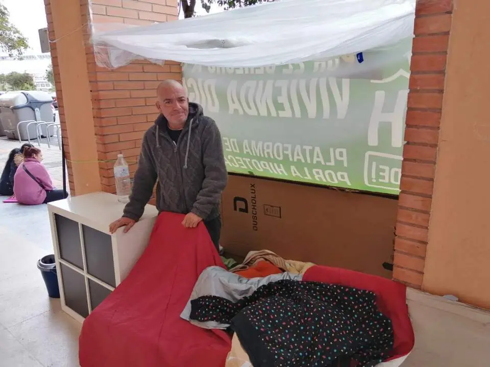 21 d&iacute;as acampado y 19 en huelga de hambre por una vivienda
