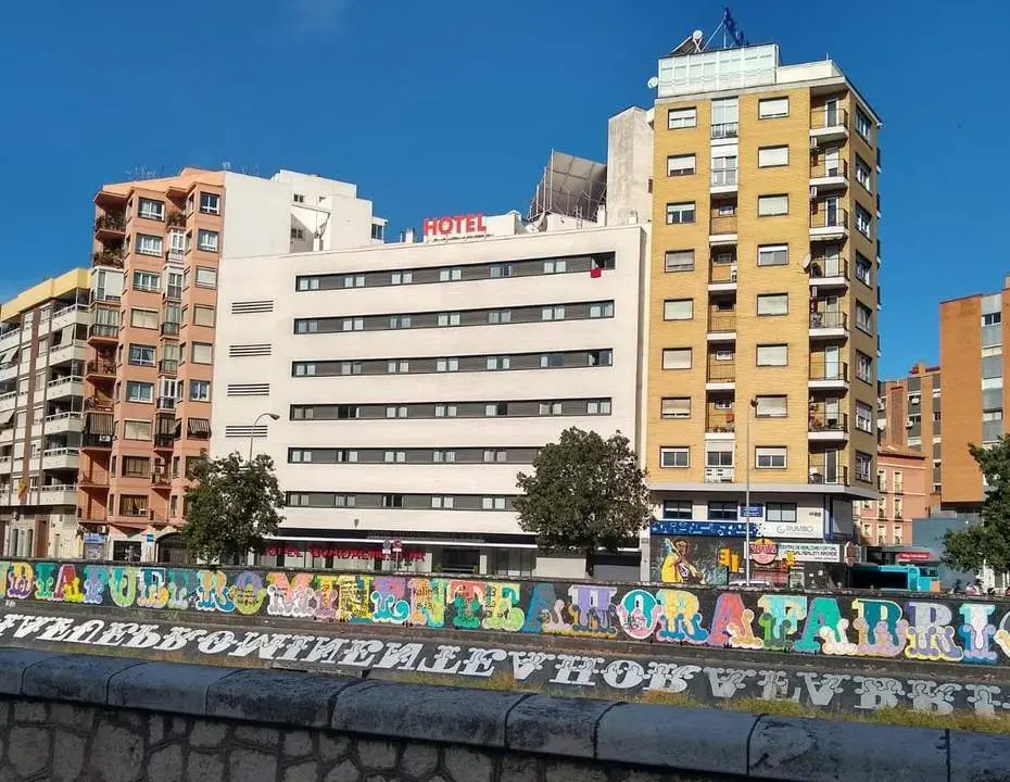 Hotel en M&aacute;laga. - S.L&aacute;zaro