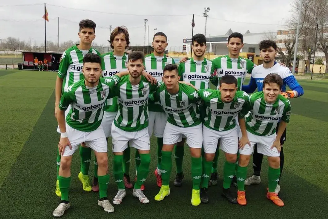 El equipo juvenil A del Atl&eacute;tioc Sanluque&ntilde;o antes del partido - Juan Antonio