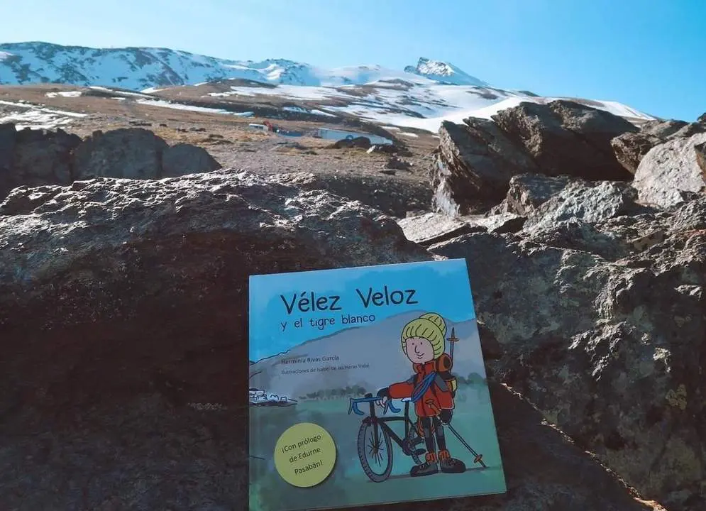 Libro 'V&eacute;lez Veloz y El Tigre Blanco'. - AI