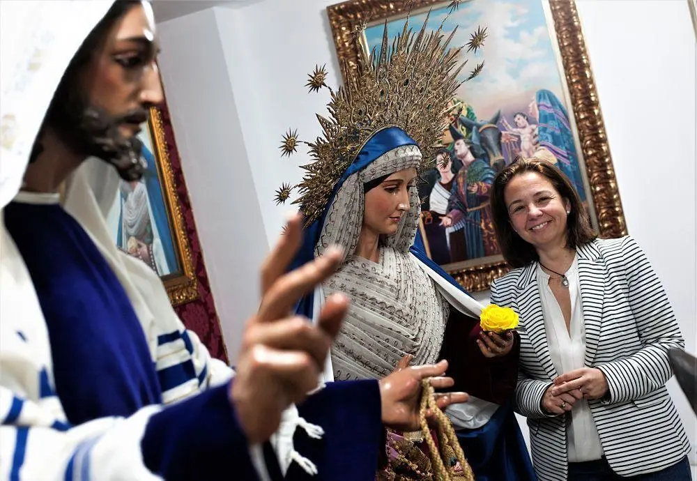 paloma saborido. - agrupaci&oacute;n de cofrad&iacute;as