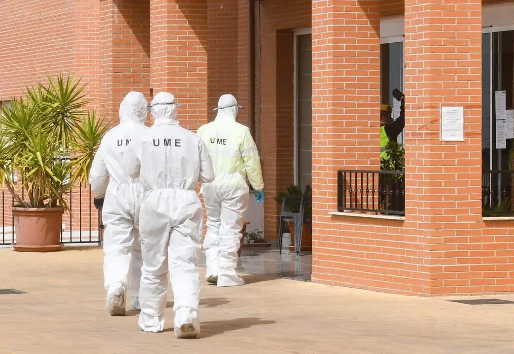 La UME en una residencia de Granada. - EFE
