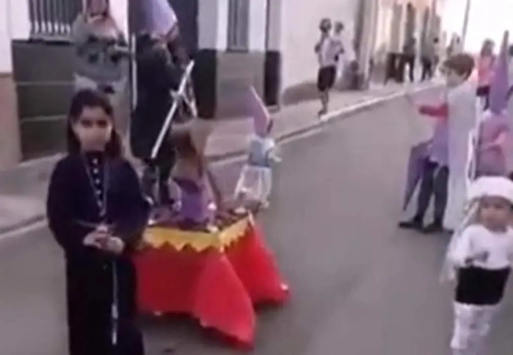 Un momento de la 'procesi&oacute;n' en Villalba. - VH