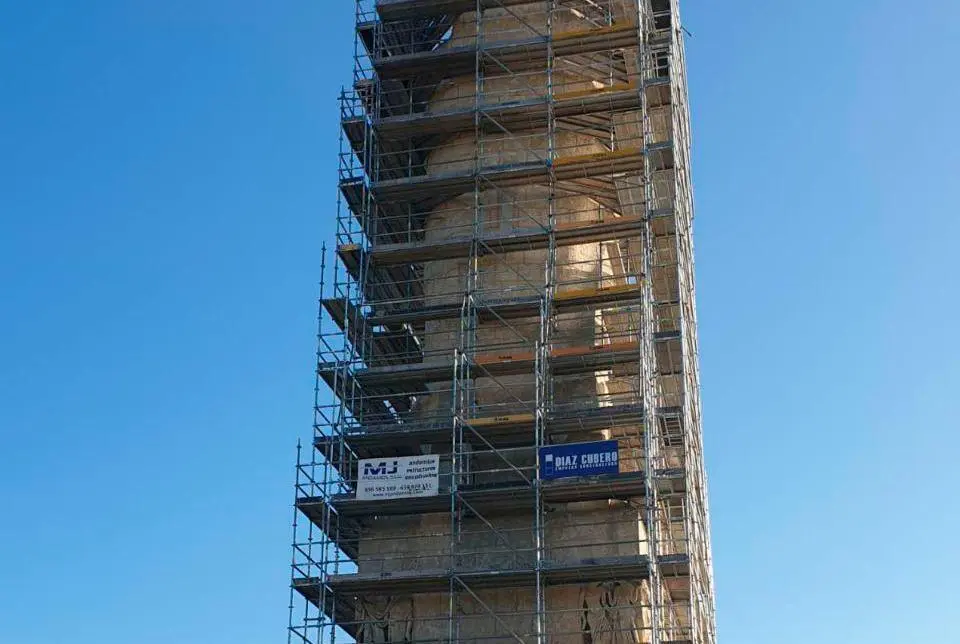 Andamio en el Monumento a Col&oacute;n. - VH