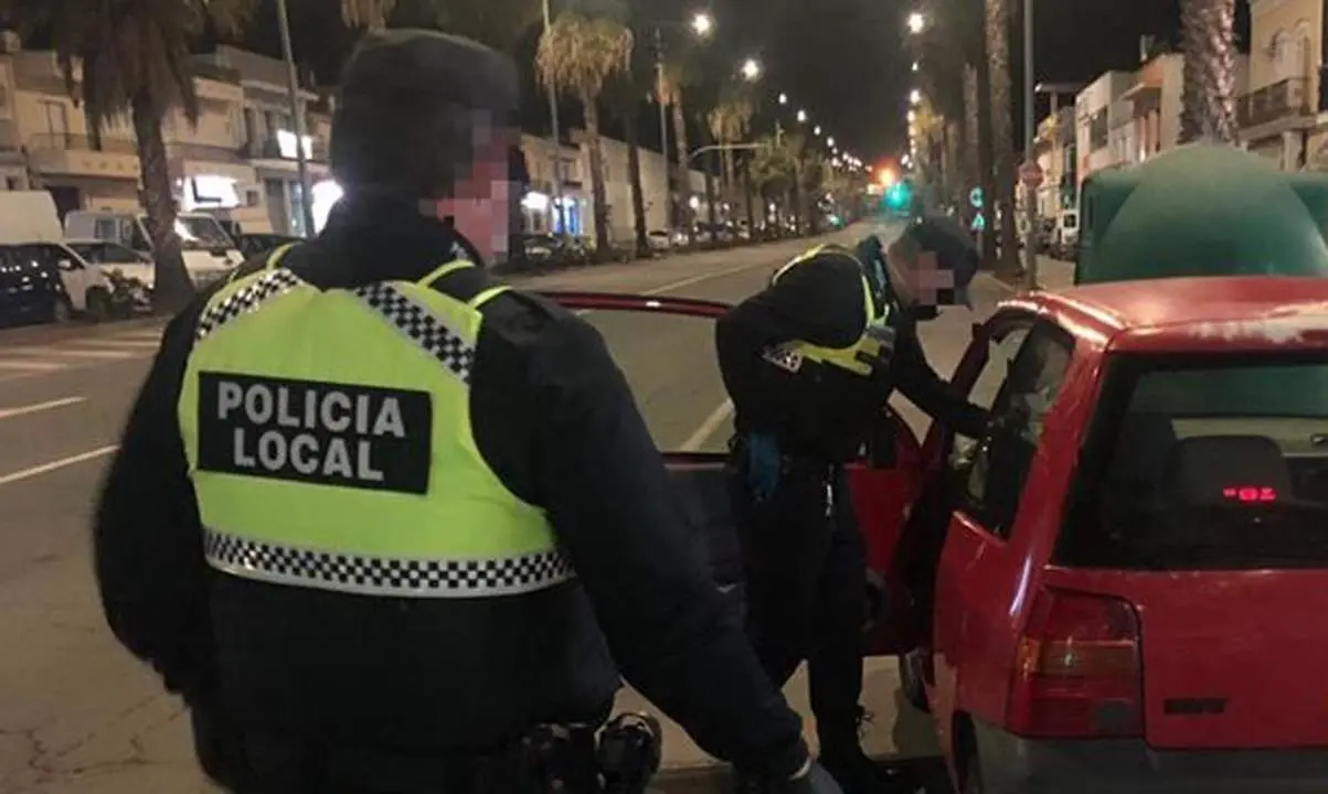 Actuaci&oacute;n de la Polic&iacute;a Local de Lepe. - VH