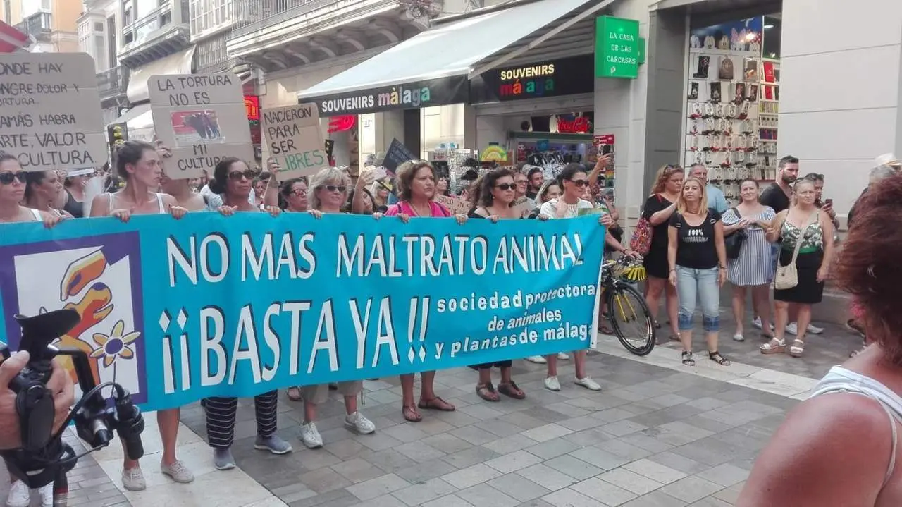 Manifestaci&oacute;n contra el maltrato animal en M&aacute;laga. - SPAPM