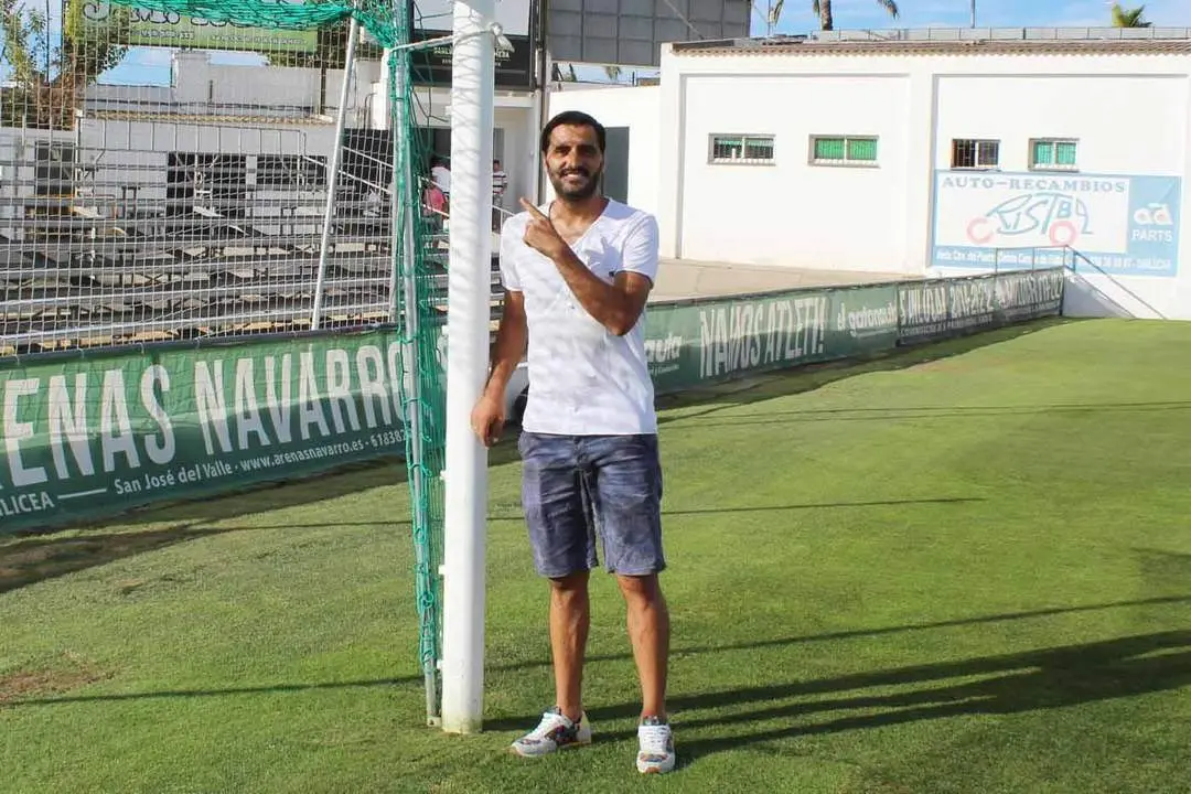 Dani G&uuml;iza ante una porter&iacute;a de El Palmar que conoce a la perfecci&oacute;n - Ra&uacute;l J. Bustillos