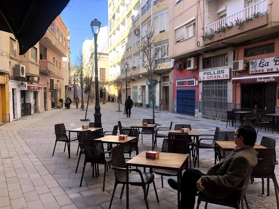 Terraza en la calle Trajano de Almer&iacute;a. - EP