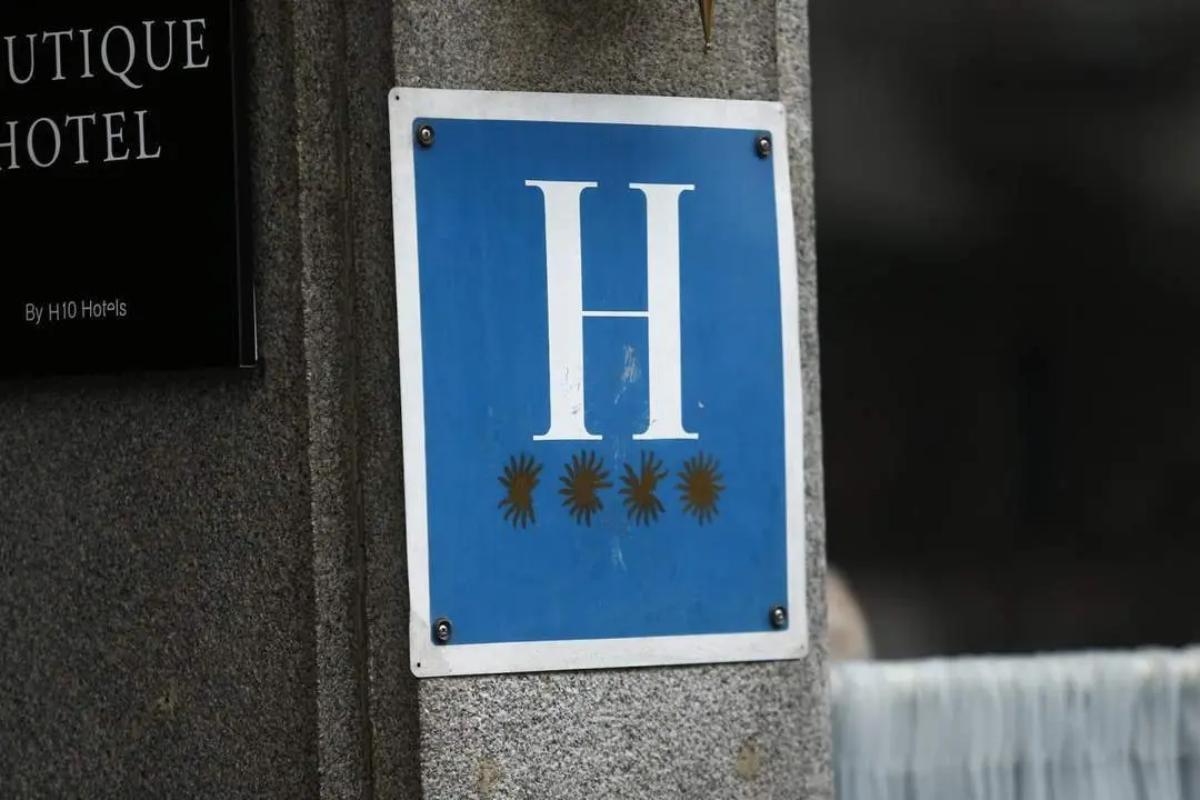 Placa indicativa de un hotel.  - Europa Press