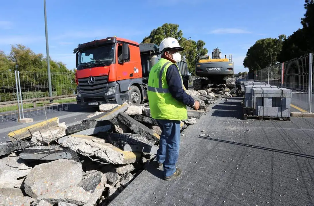 Obras en Francisco Montenegro. - VH