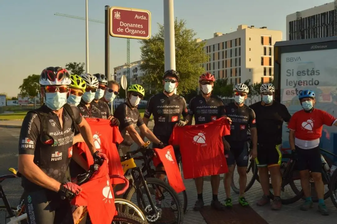 Ciclistas del club 'Kil&oacute;metros de vida'. - Europa Press