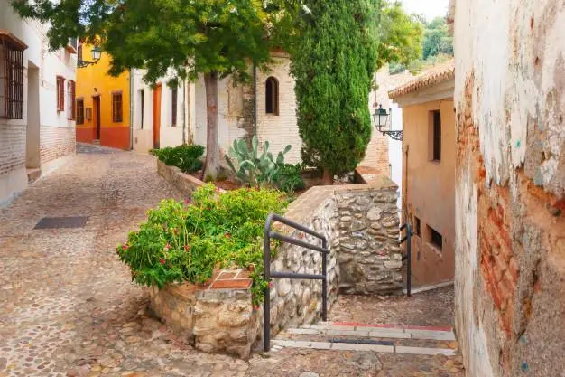 Casco antiguo de Granada. - AI