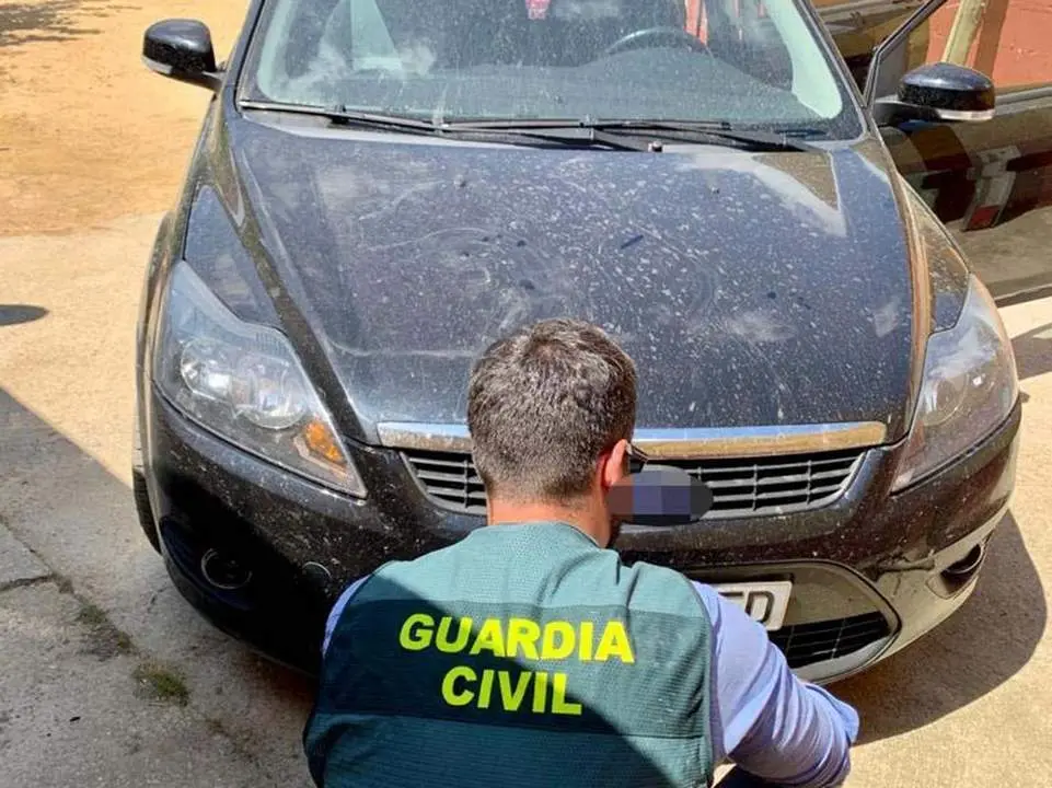 Uno de los coches robados. - VH