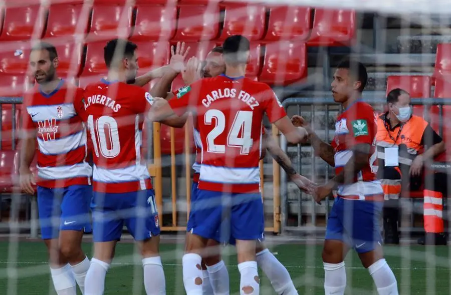 El Eibar sella media permanencia ante un Granada que se desinfla