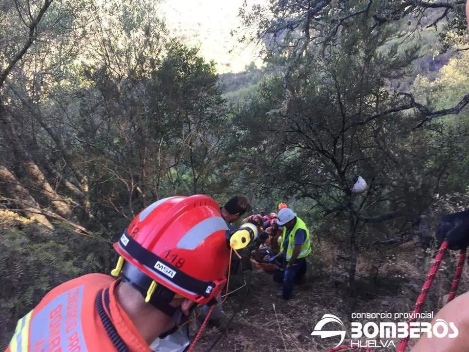 Rescate de un conductor en Aroche. - CONSORCIO