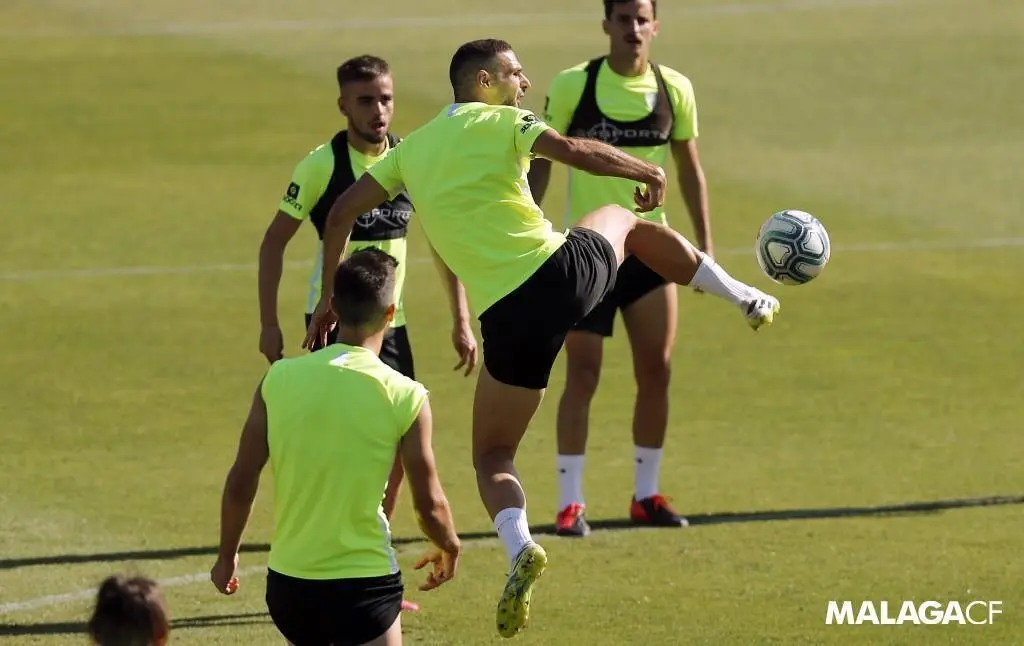 Trabajo duro para ganar en Vallecas. - M&aacute;laga CF