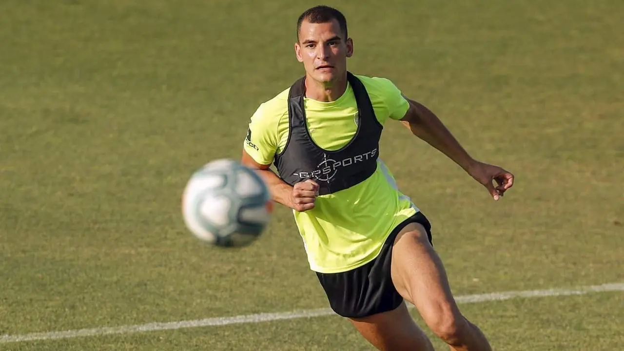 Buenacasa en el entrenamiento. - M&aacute;laga CF