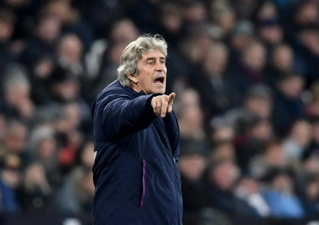 Manuel Pellegrini durante un encuentro de la Premier League - efe