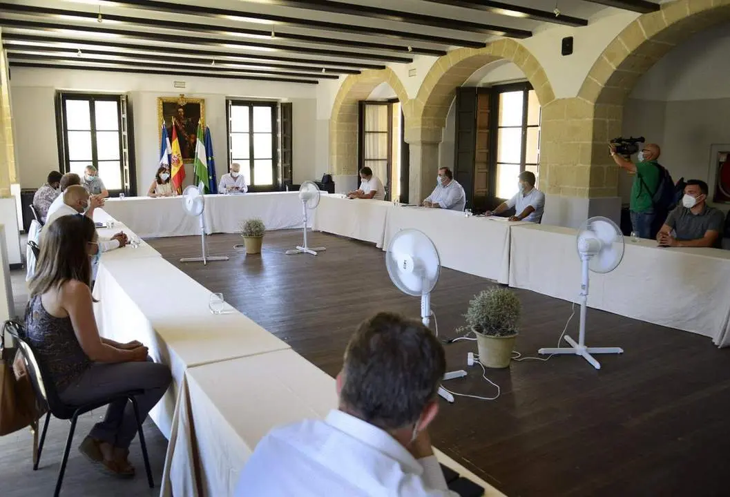 Los representantes municipales. - 