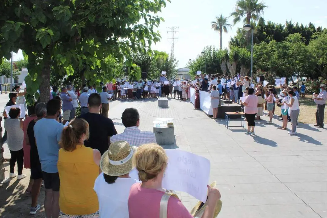 Un momento de la concentraci&oacute;n celebrada en la Calle Central - Ra&uacute;l J. Bustillos