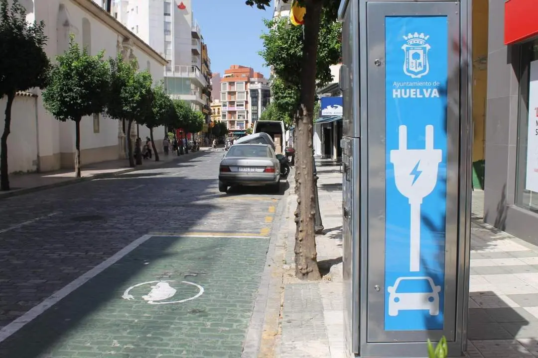 Nuevo punto de recarga de coches el&eacute;ctricos. - VH