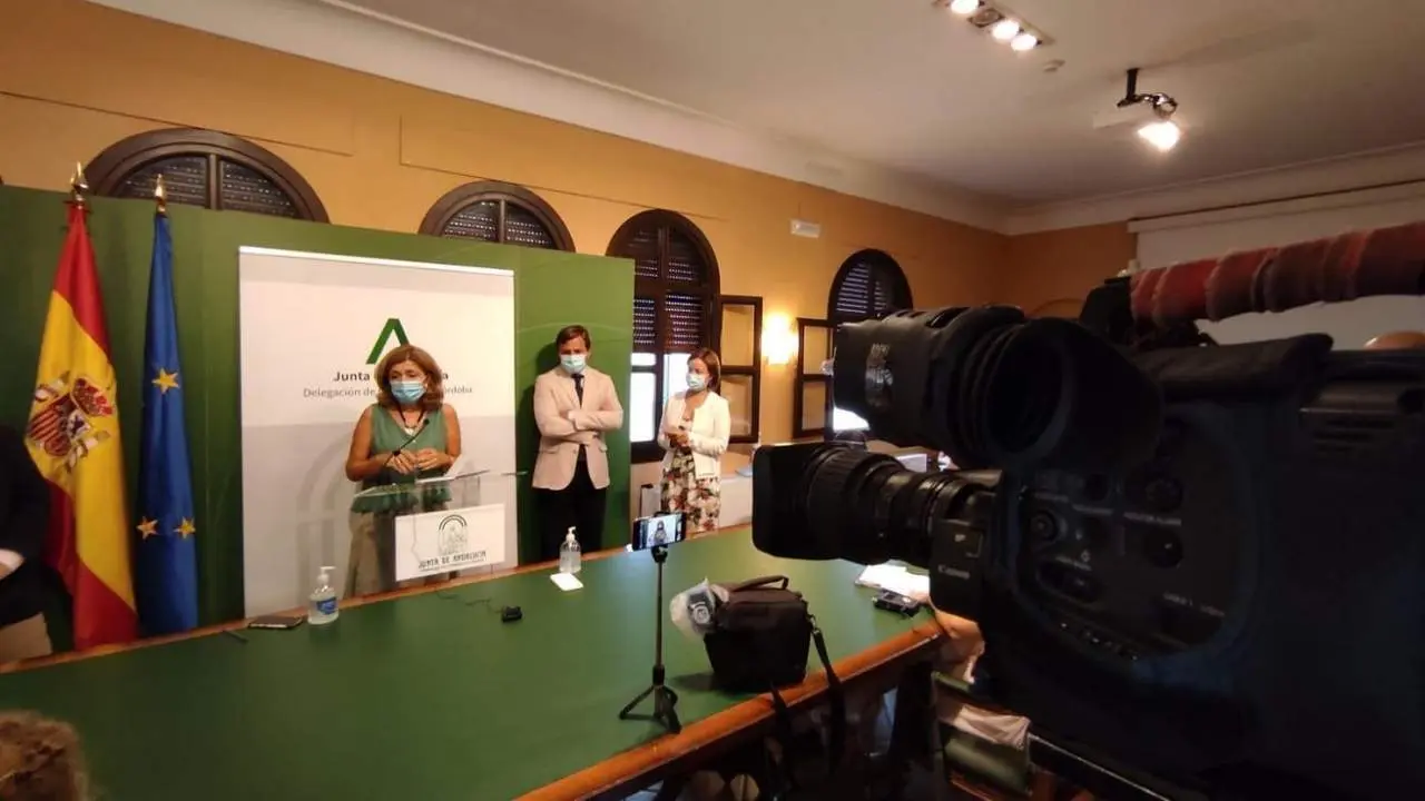 Botella interviene en la rueda de prensa - Junta de Andaluc&iacute;a
