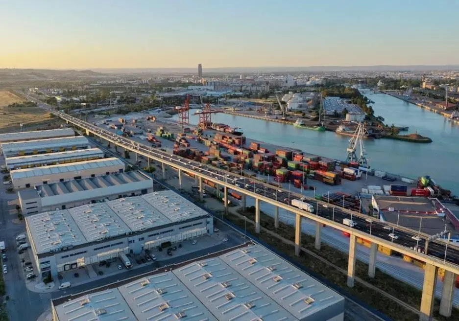 Zona Log&iacute;stica del Puerto de Sevilla. -  APS