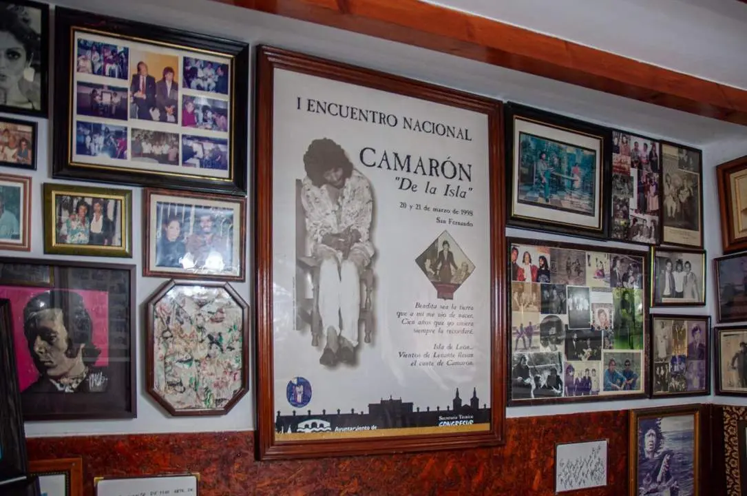 Camar&oacute;n con la camisa dise&ntilde;ada por Montesinos. - 
