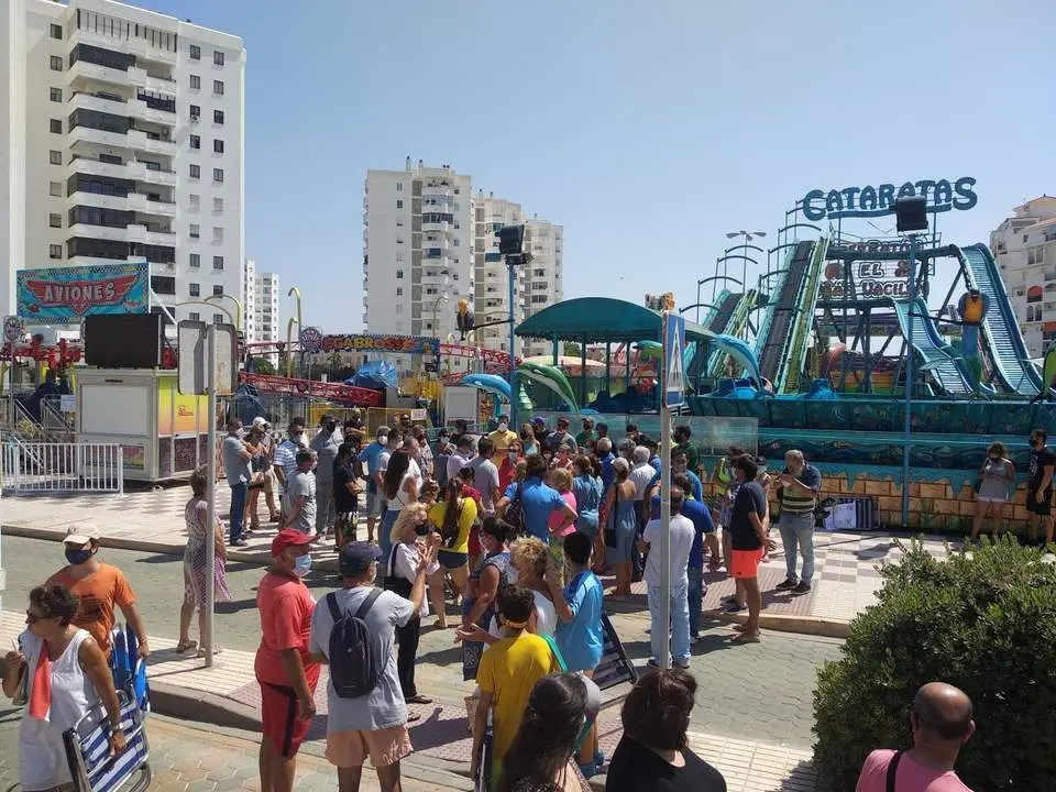 Concentraci&oacute;n en las atracciones de Valdelagrana. - L.M.M.
