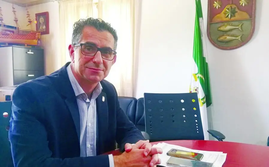 Miguel Molina, alcalde de Barbate. - Barriento
