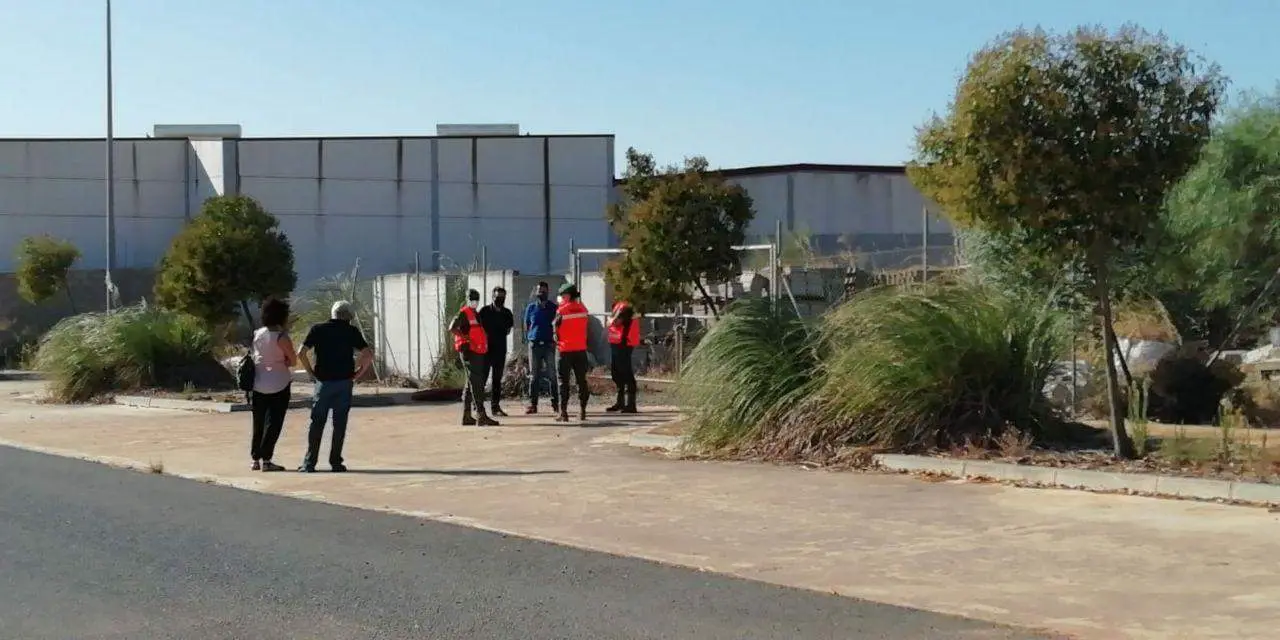 Visita a una parcela para ubicar el campamento. - VH