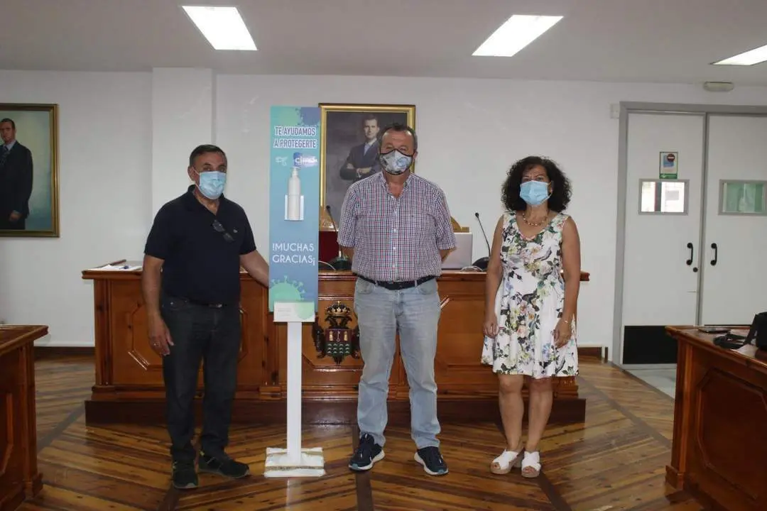 Juan Pedro Garc&iacute;a en el centro de la imagen. - Ayuntamiento de Pulp&iacute;